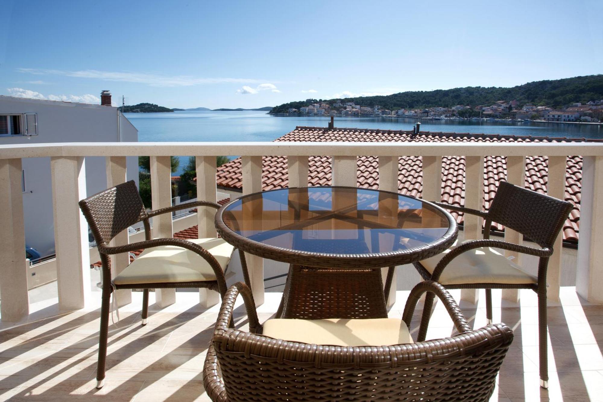 Apartments Tisno - Villa Mare Eksteriør billede